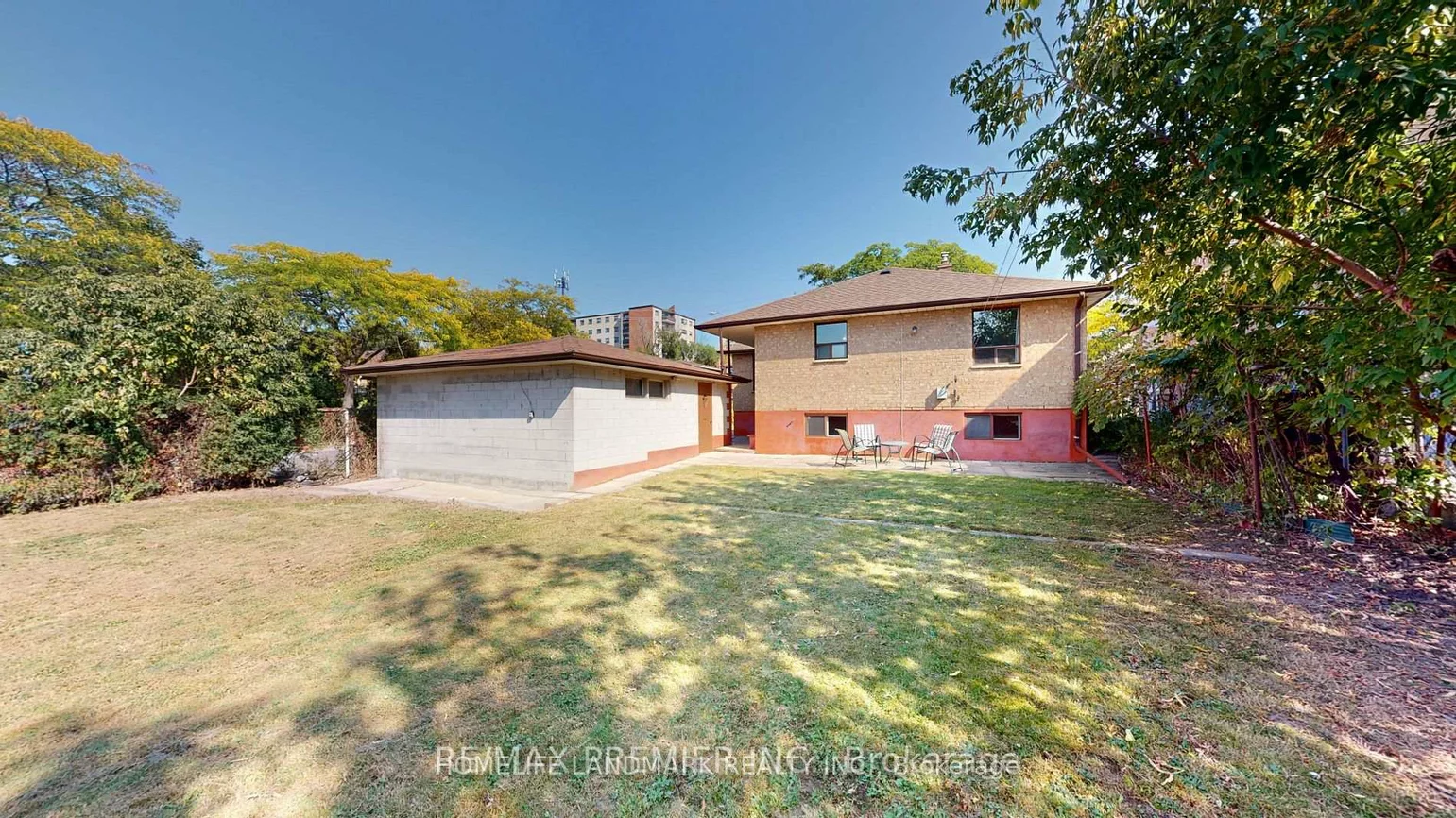 24, Highview, Downsview-Roding-CFB, Toronto