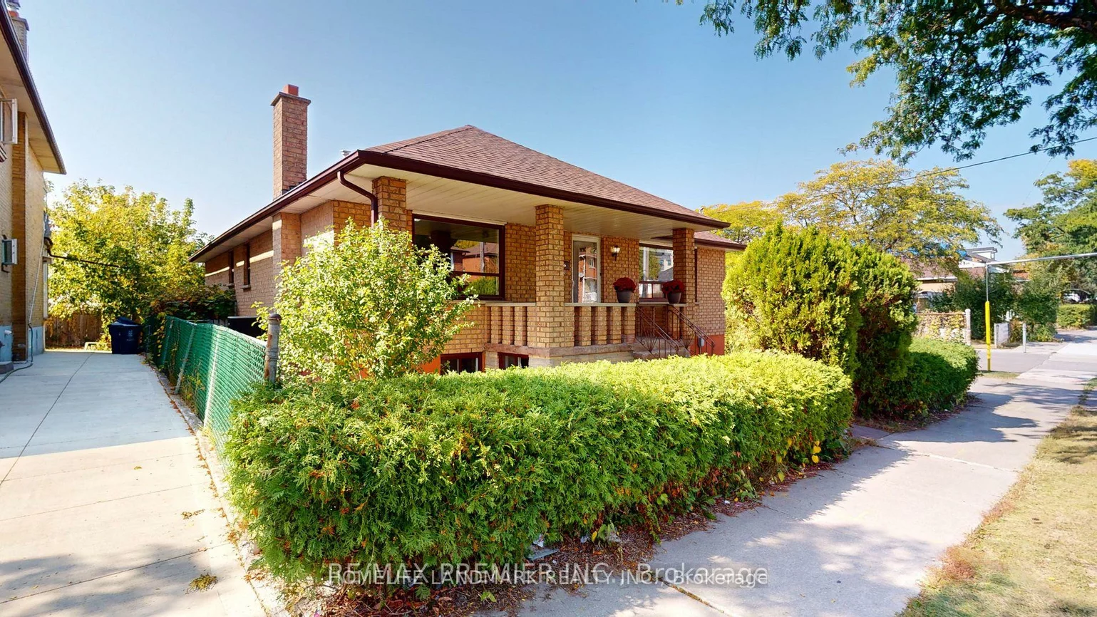 24, Highview, Downsview-Roding-CFB, Toronto