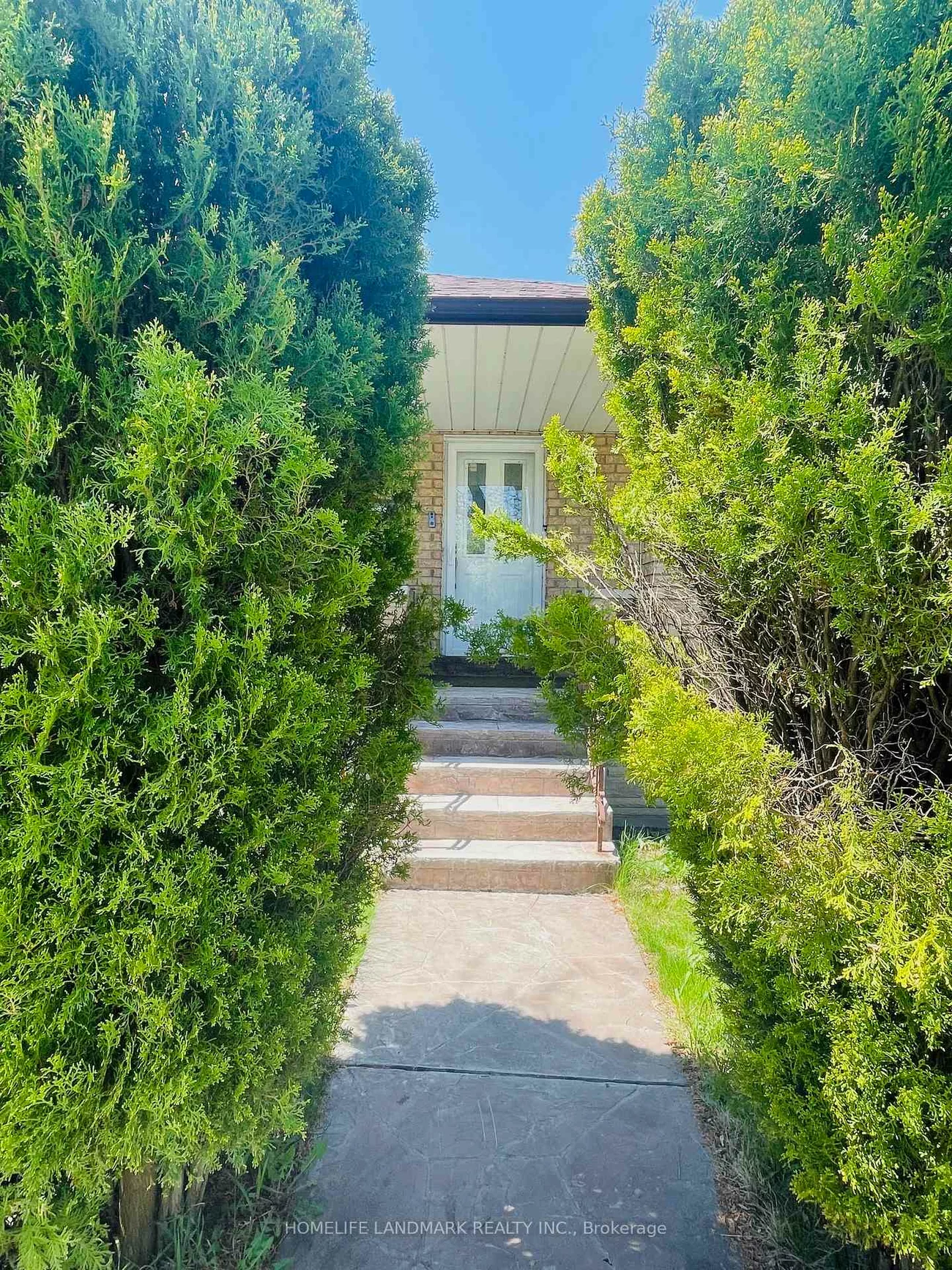 24, Highview, Downsview-Roding-CFB, Toronto