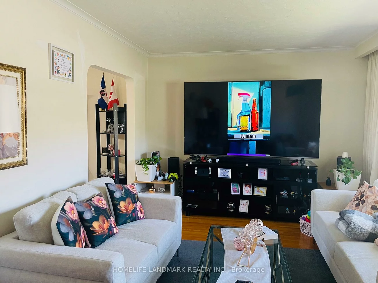 24, Highview, Downsview-Roding-CFB, Toronto