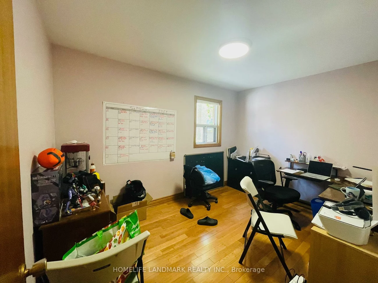 24, Highview, Downsview-Roding-CFB, Toronto