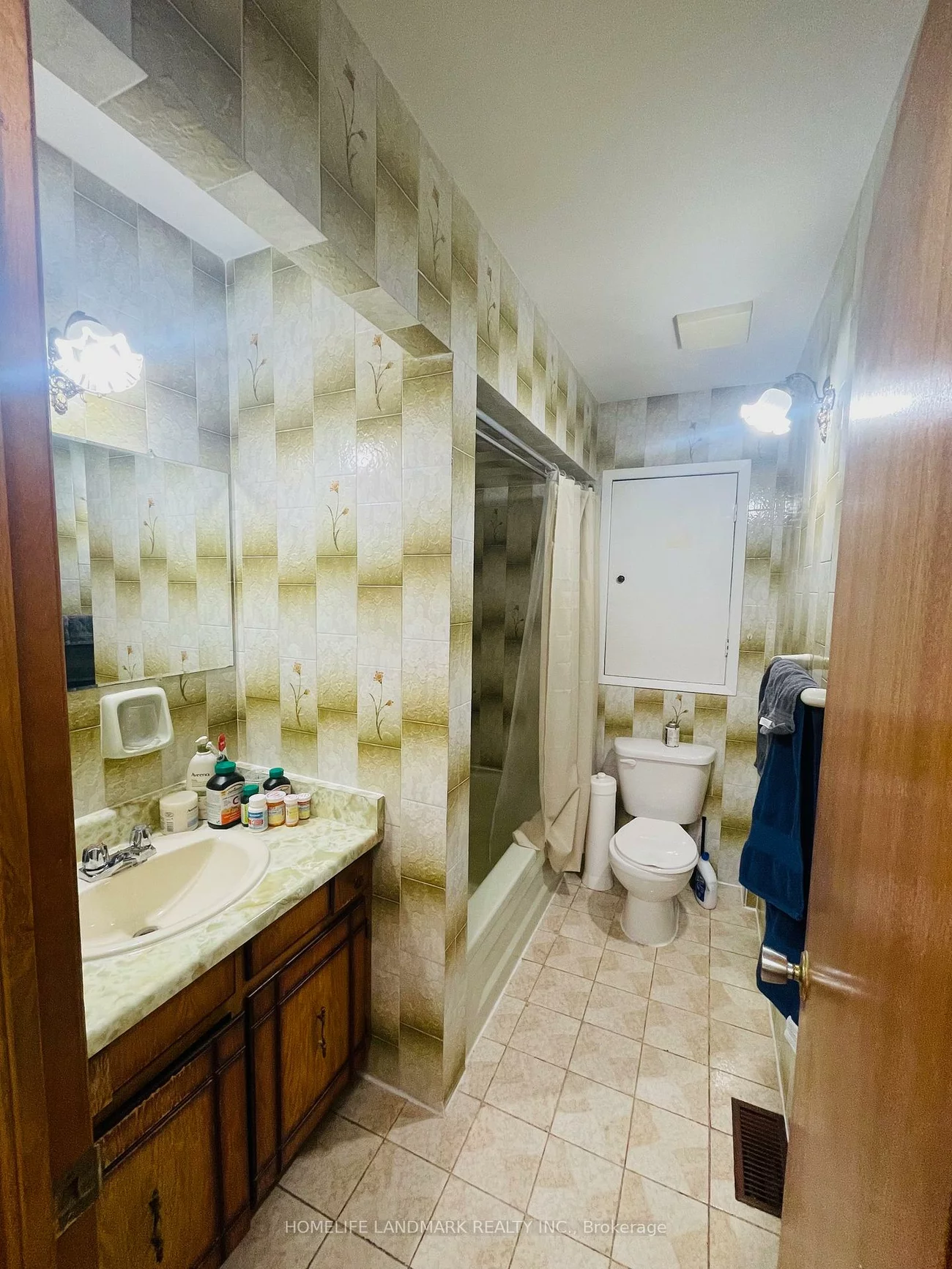 24, Highview, Downsview-Roding-CFB, Toronto