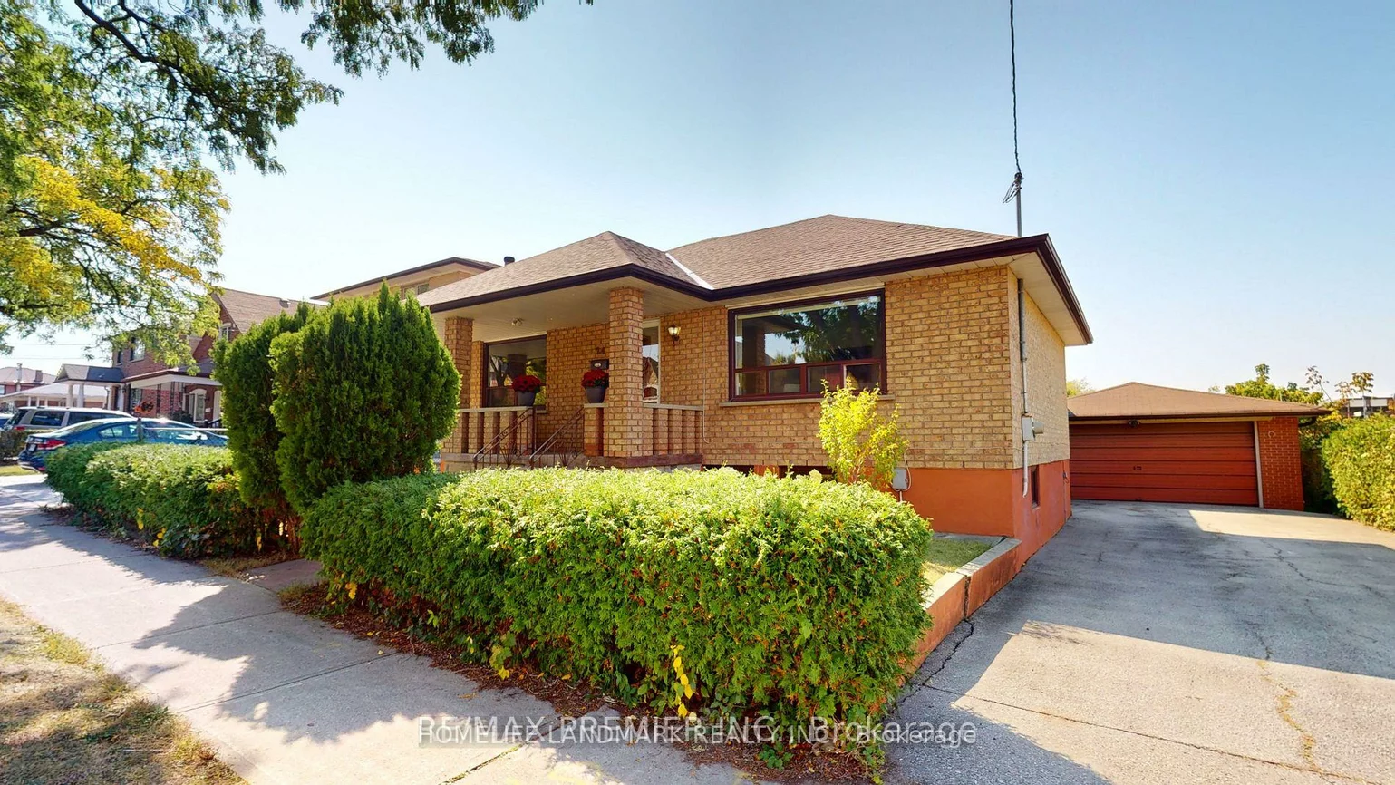 24, Highview, Downsview-Roding-CFB, Toronto