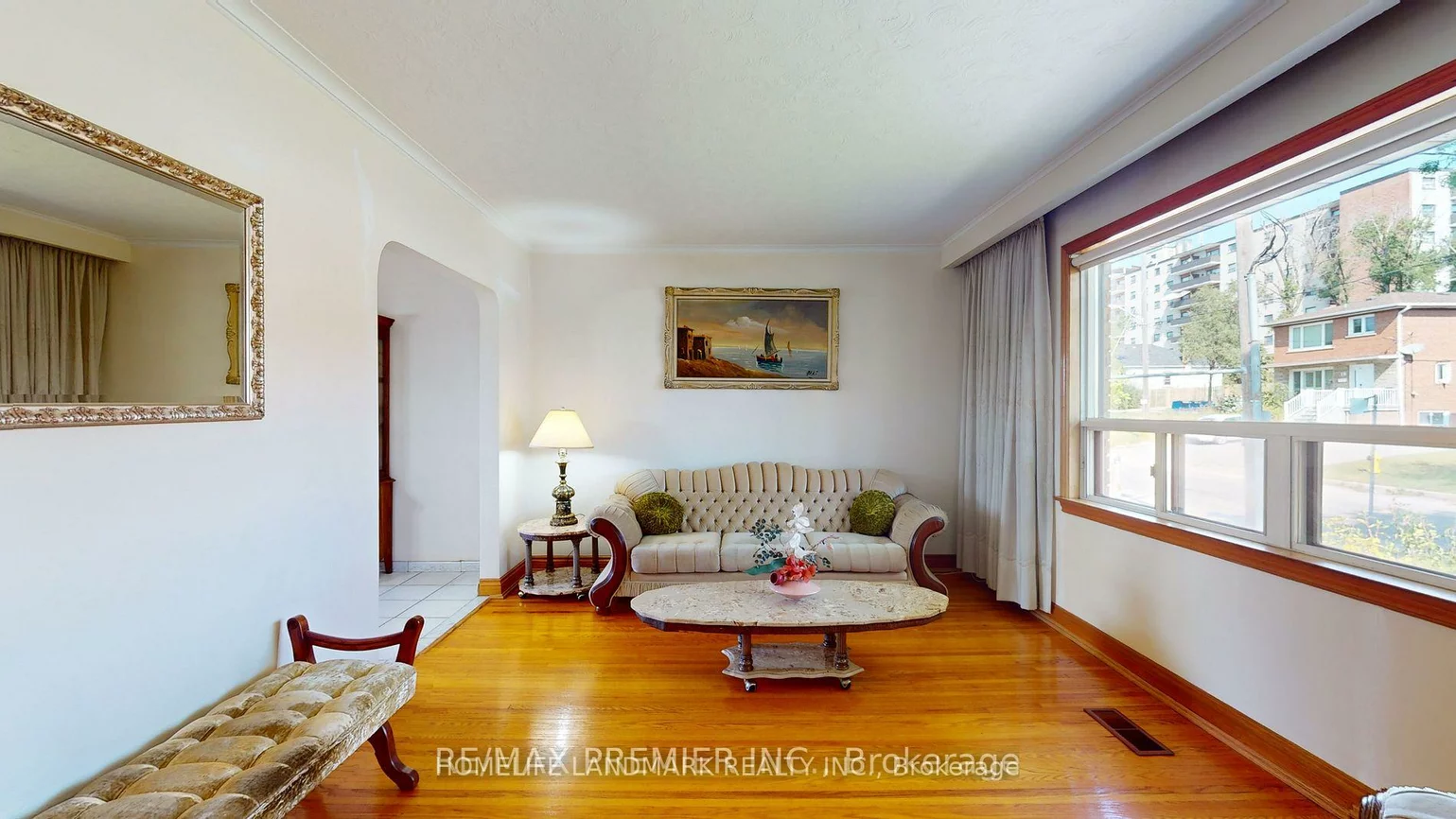 24, Highview, Downsview-Roding-CFB, Toronto