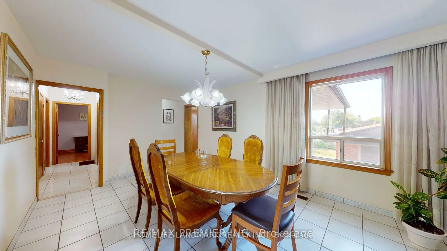 24, Highview, Downsview-Roding-CFB, Toronto