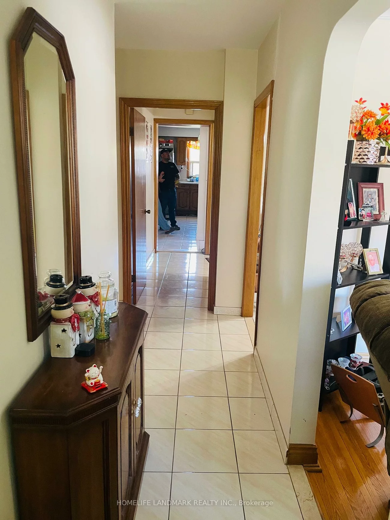 24, Highview, Downsview-Roding-CFB, Toronto