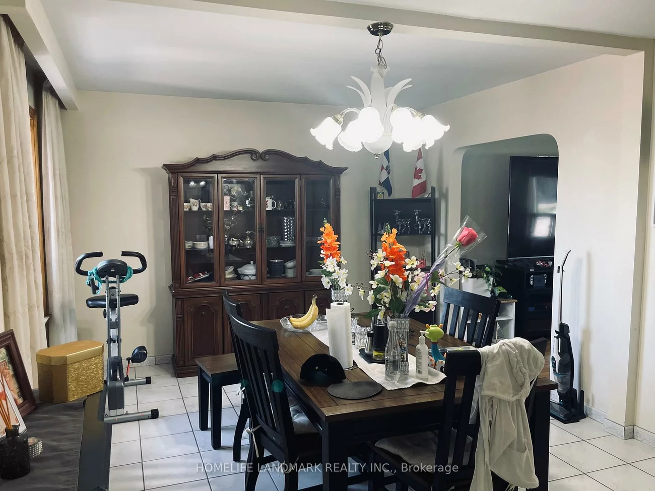 24, Highview, Downsview-Roding-CFB, Toronto