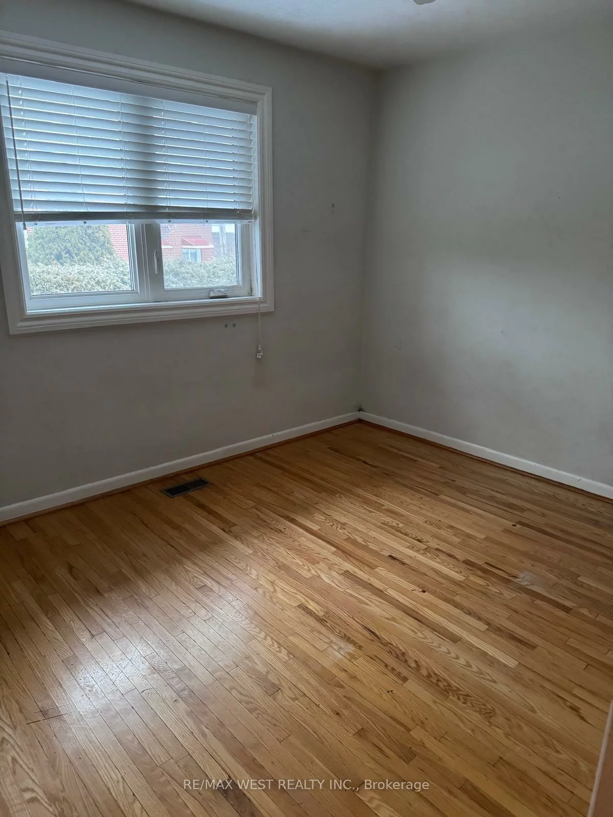 19, Robinglade, Eringate-Centennial-West Deane, Toronto