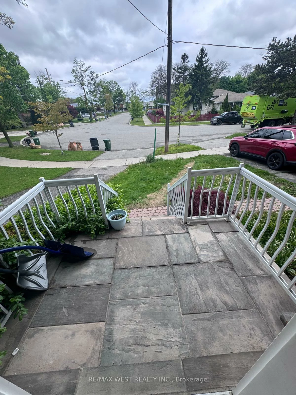 19, Robinglade, Eringate-Centennial-West Deane, Toronto