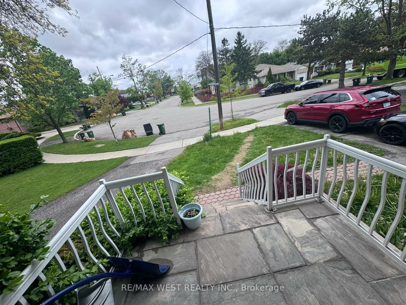 19, Robinglade, Eringate-Centennial-West Deane, Toronto