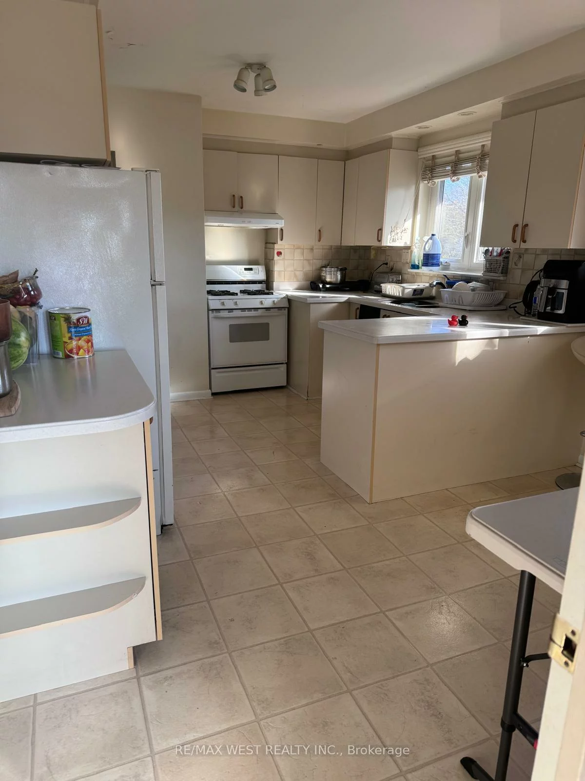 19, Robinglade, Eringate-Centennial-West Deane, Toronto