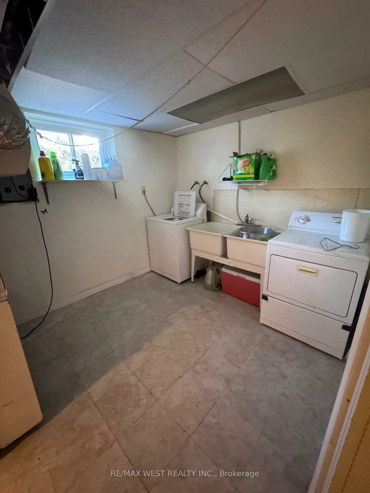 19, Robinglade, Eringate-Centennial-West Deane, Toronto