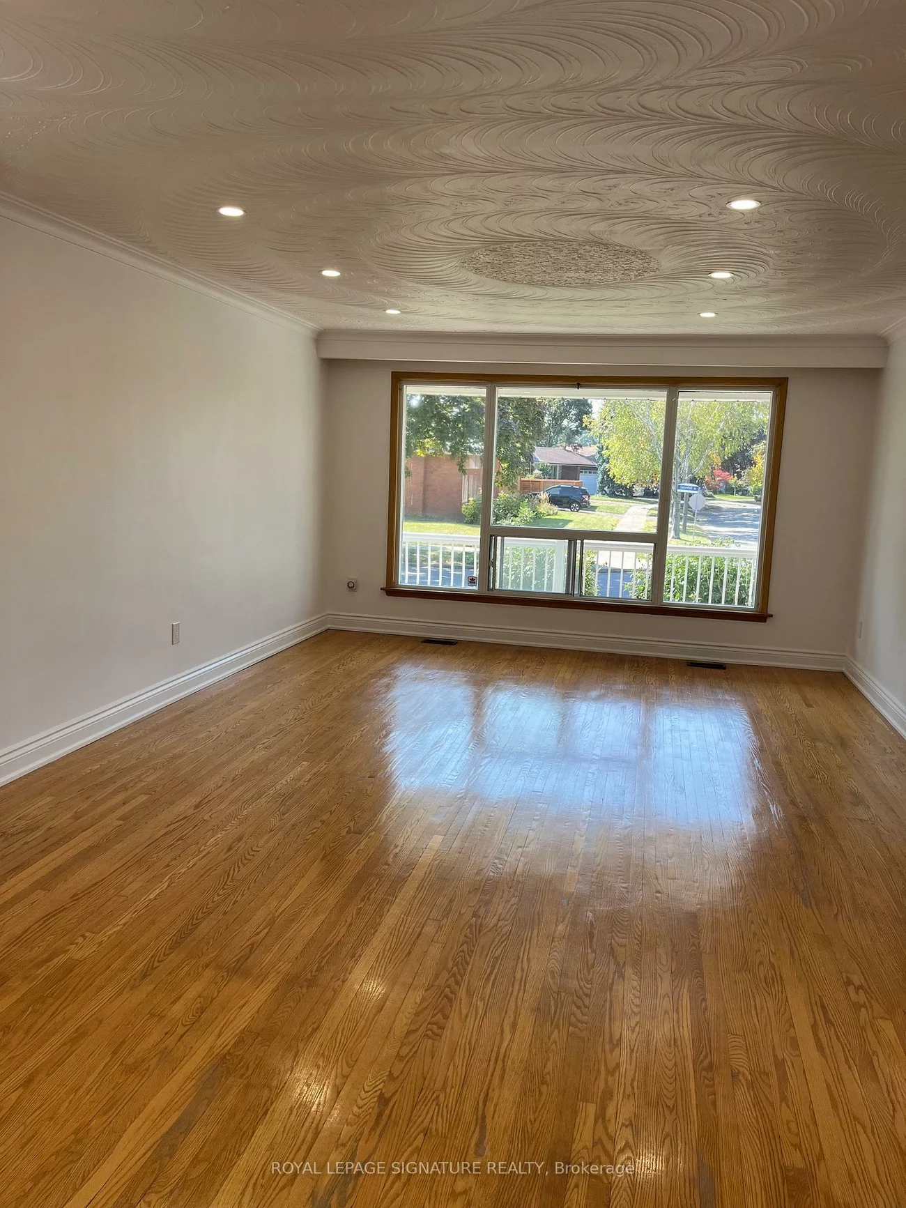 17, Swordbill, Edenbridge-Humber Valley, Toronto
