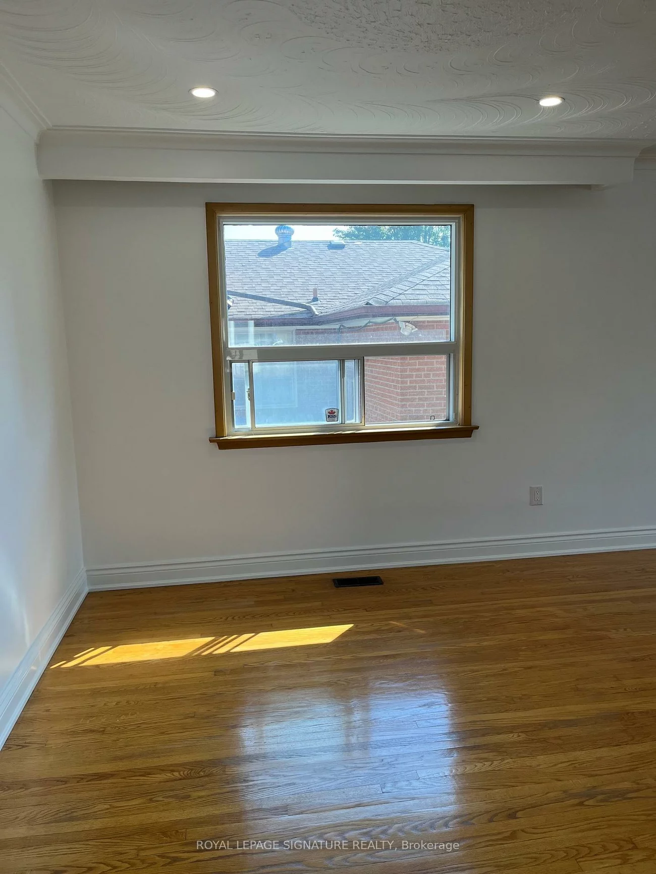 17, Swordbill, Edenbridge-Humber Valley, Toronto