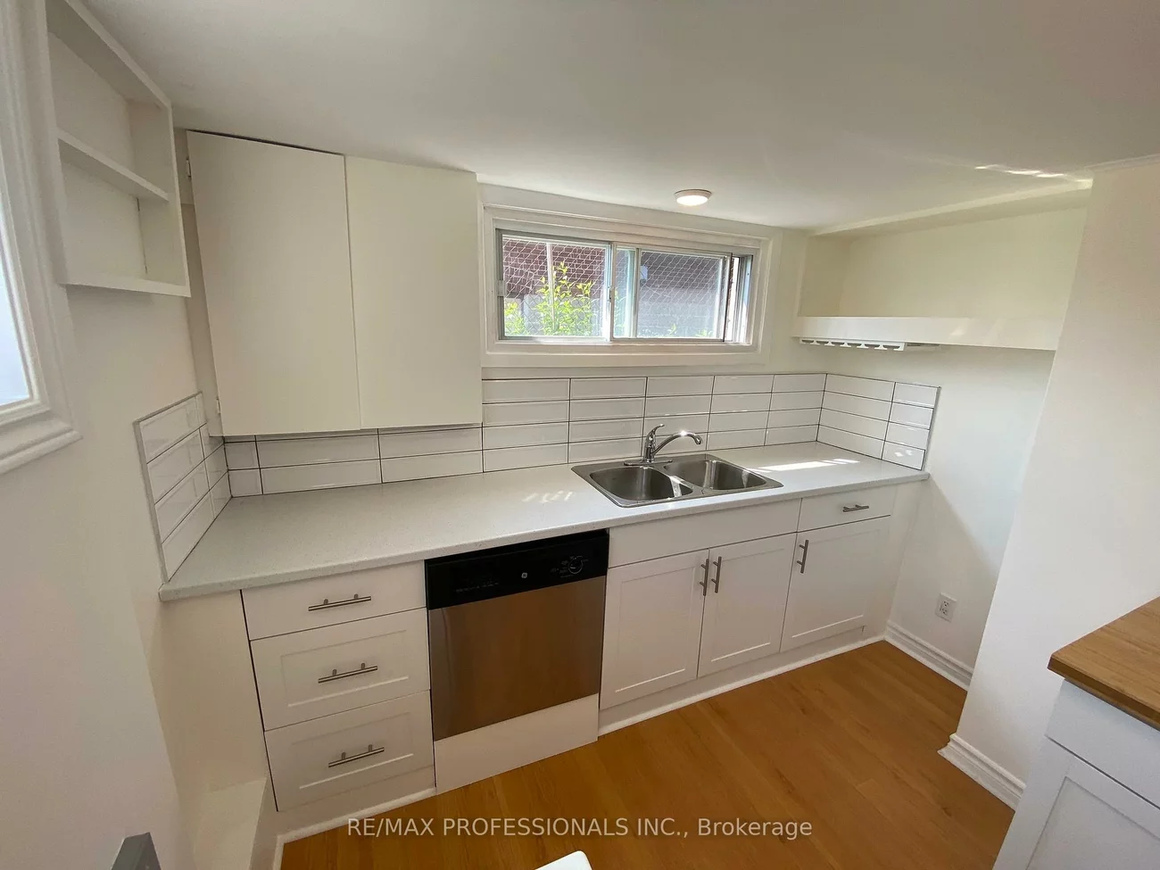 640, Brown's, Alderwood, Toronto