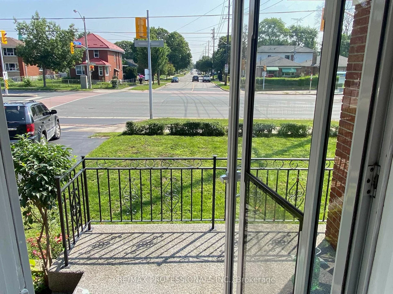 640, Brown's, Alderwood, Toronto