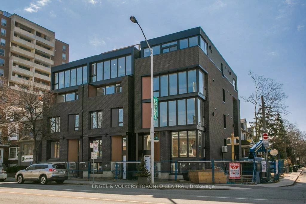 1555, Bloor, High Park-Swansea, Toronto