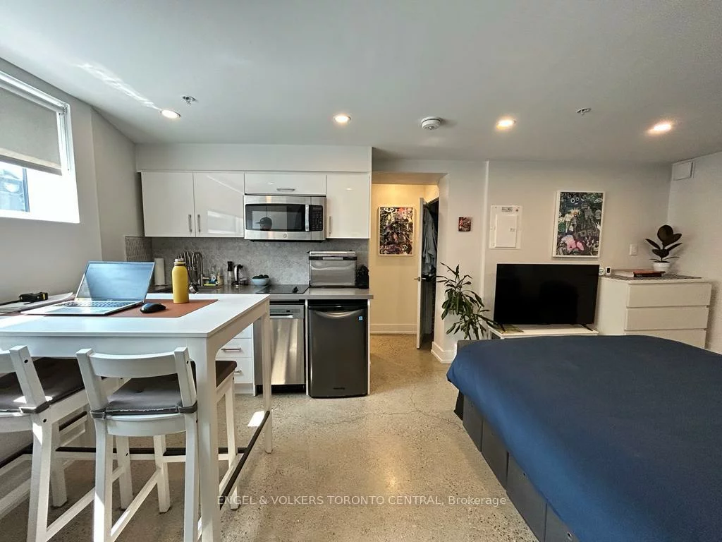 1555, Bloor, High Park-Swansea, Toronto