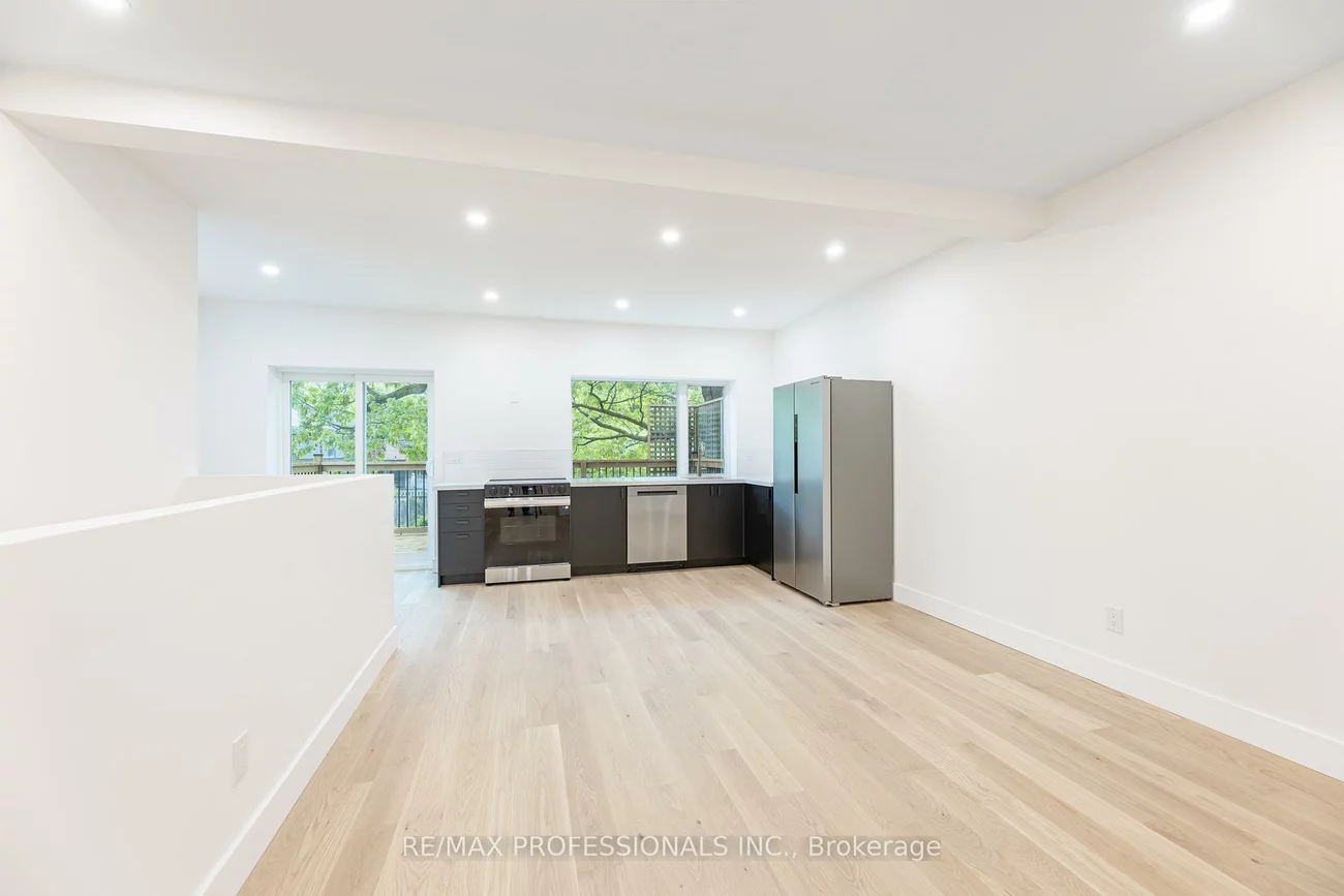 130, Jane, Lambton Baby Point, Toronto