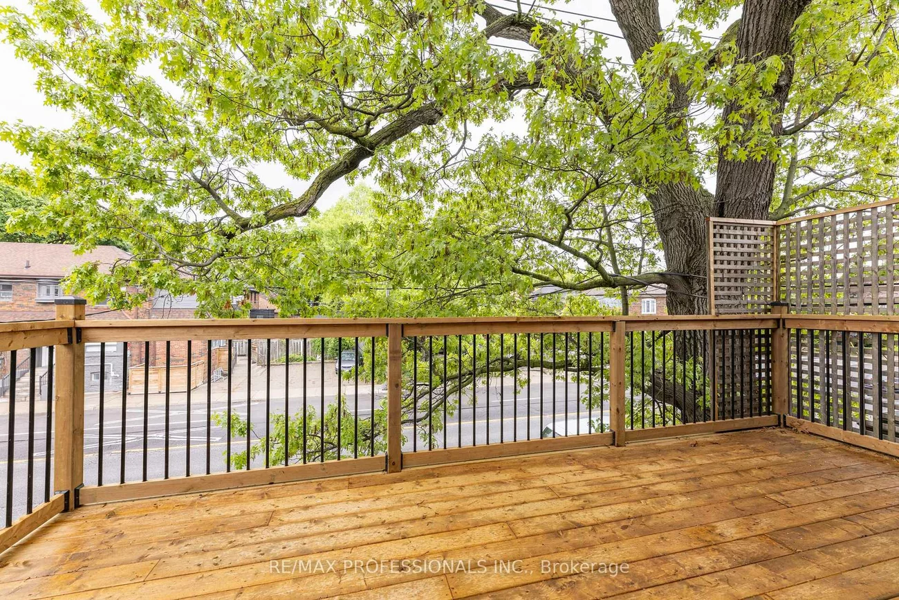130, Jane, Lambton Baby Point, Toronto