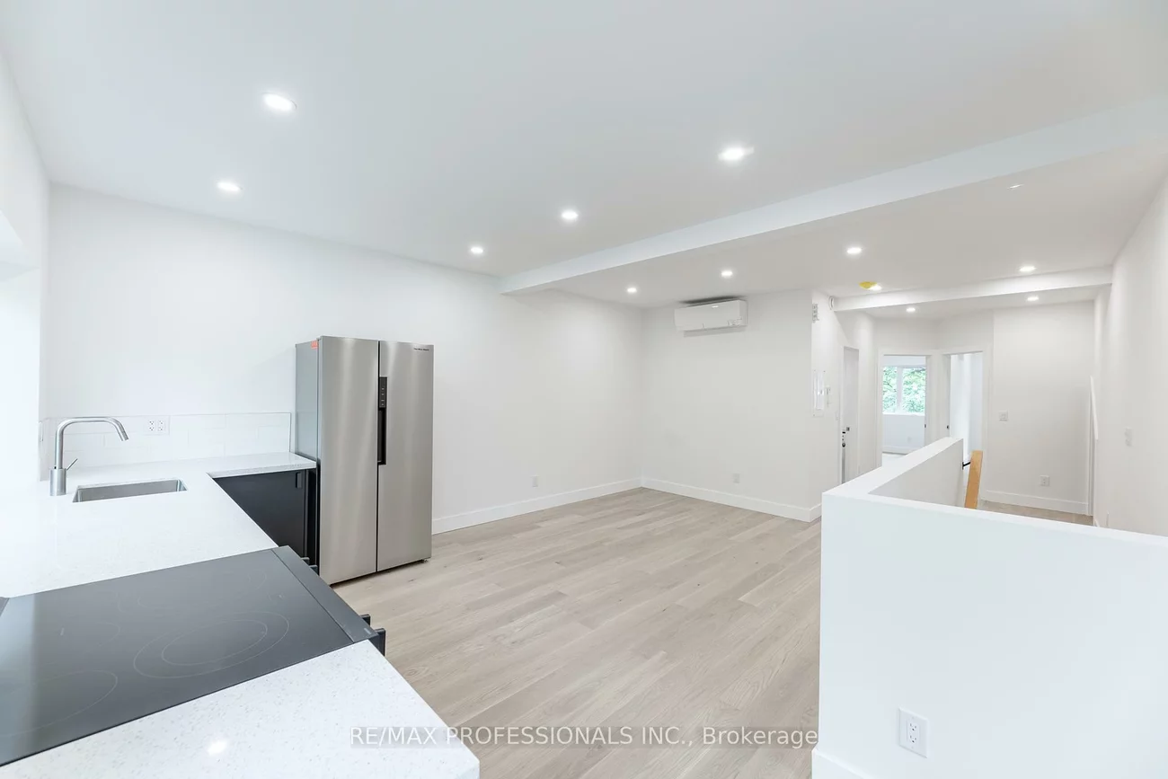 130, Jane, Lambton Baby Point, Toronto