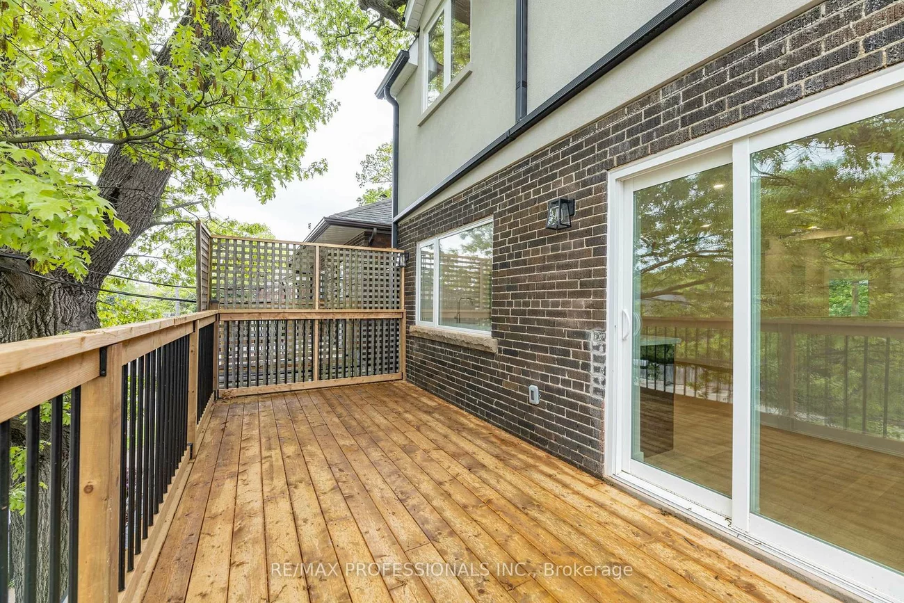 130, Jane, Lambton Baby Point, Toronto