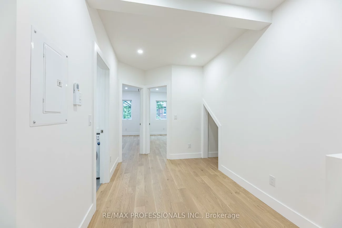 130, Jane, Lambton Baby Point, Toronto