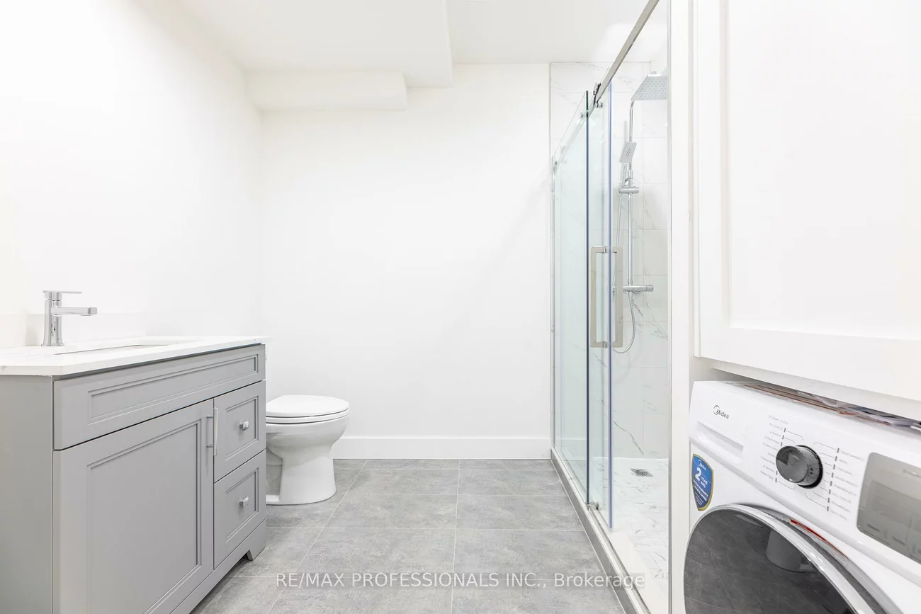 130, Jane, Lambton Baby Point, Toronto