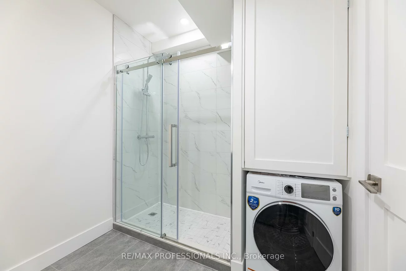 130, Jane, Lambton Baby Point, Toronto