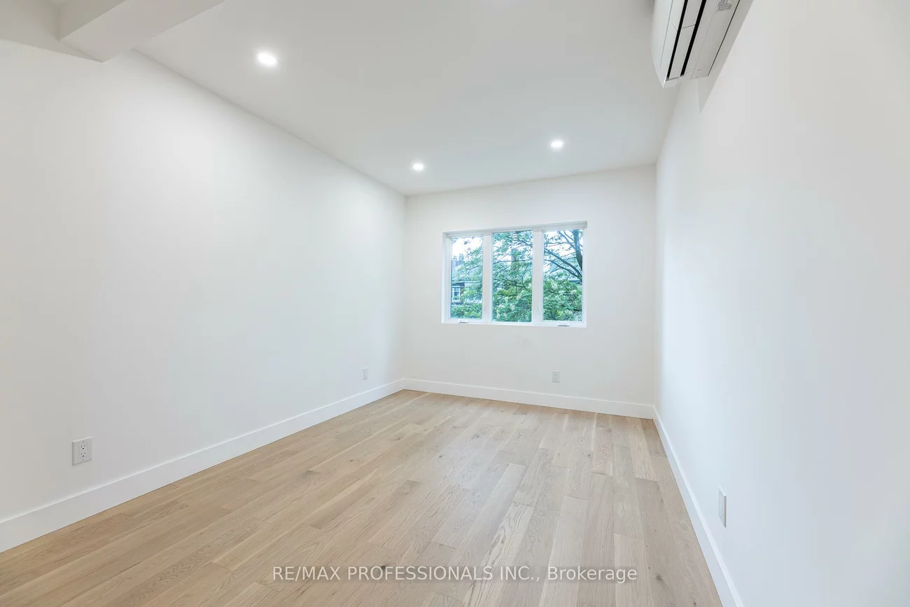 130, Jane, Lambton Baby Point, Toronto
