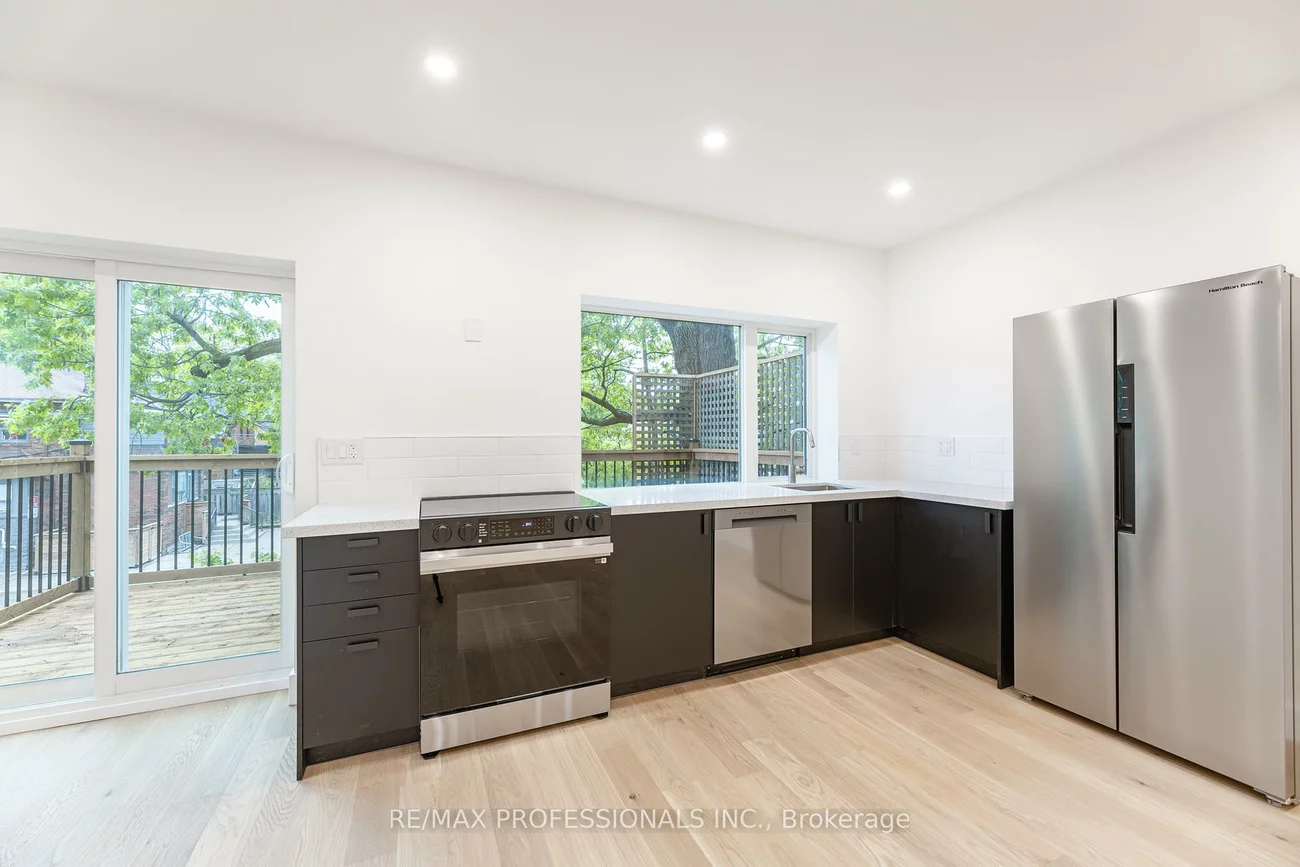 130, Jane, Lambton Baby Point, Toronto