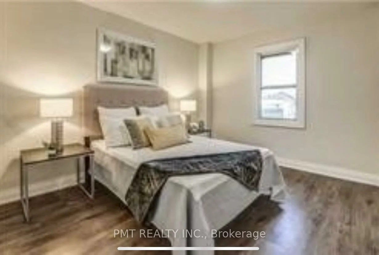 119, Ninth, New Toronto, Toronto