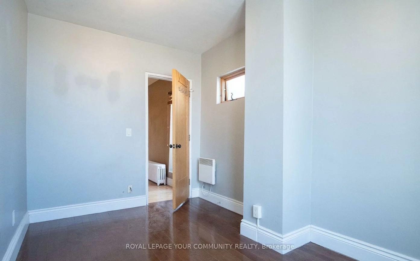 2396, Dufferin, Briar Hill-Belgravia, Toronto
