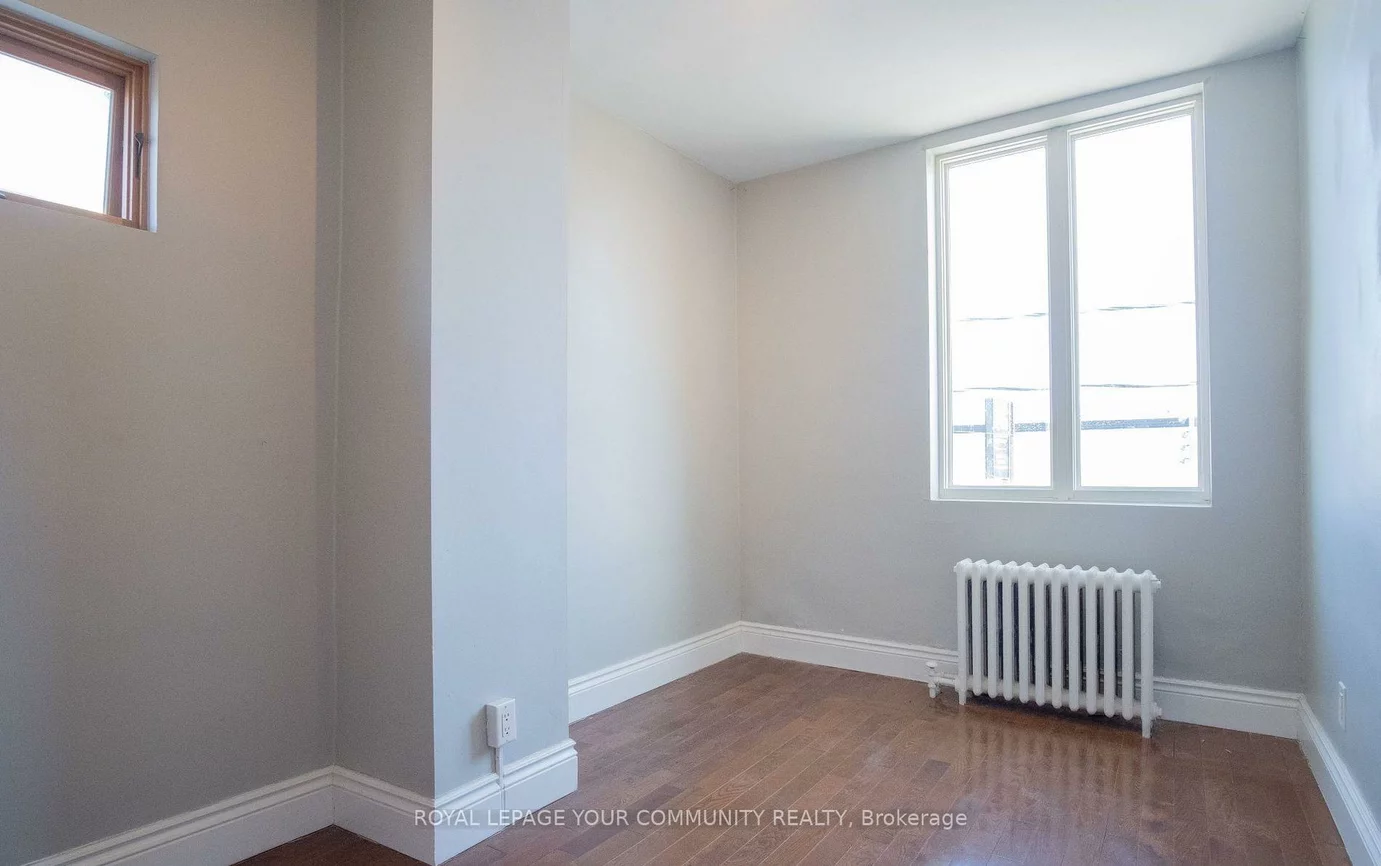 2396, Dufferin, Briar Hill-Belgravia, Toronto