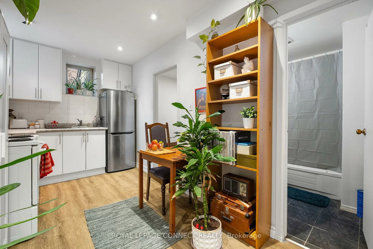 116, Medland, Junction Area, Toronto