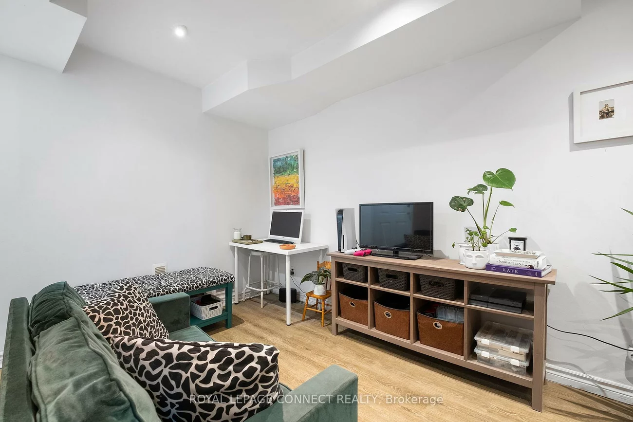 116, Medland, Junction Area, Toronto