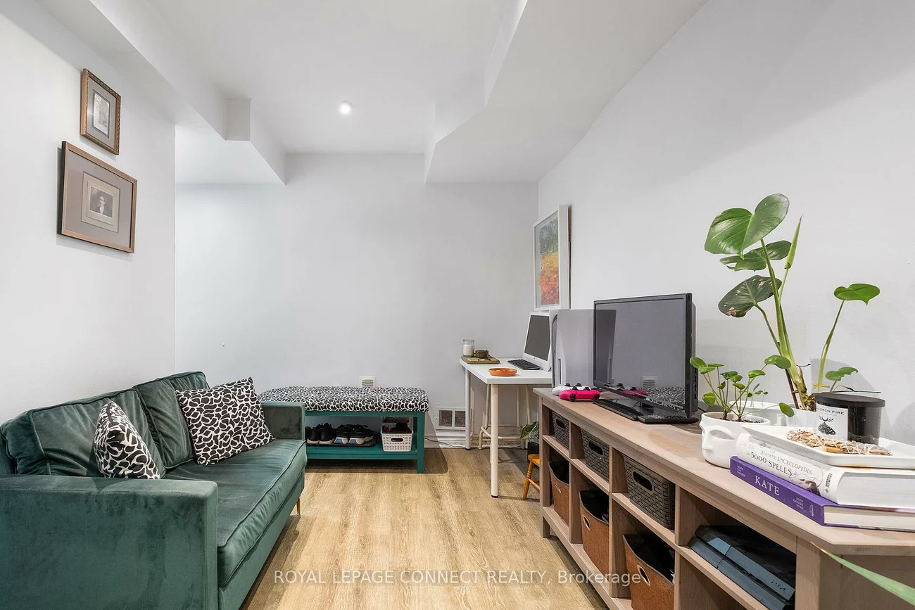 116, Medland, Junction Area, Toronto