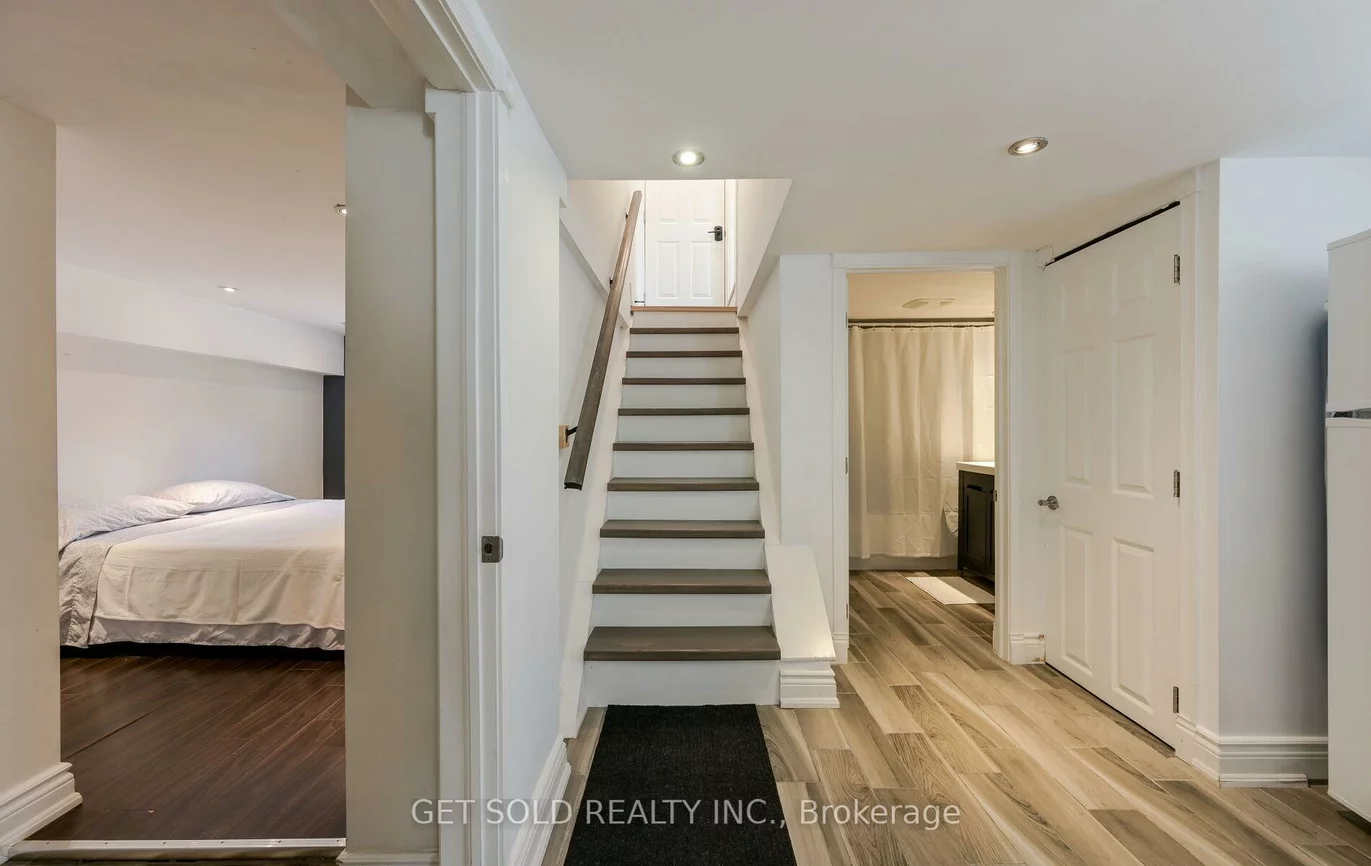 947, Islington, Stonegate-Queensway, Toronto