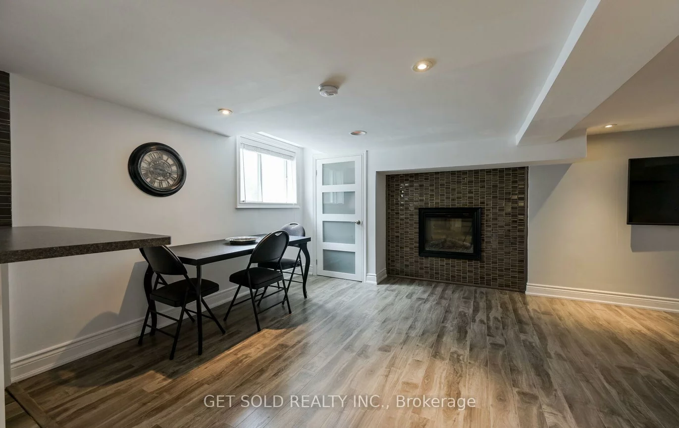 947, Islington, Stonegate-Queensway, Toronto