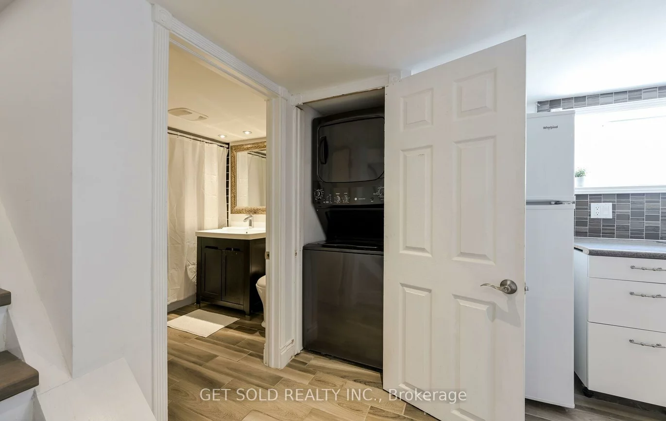 947, Islington, Stonegate-Queensway, Toronto