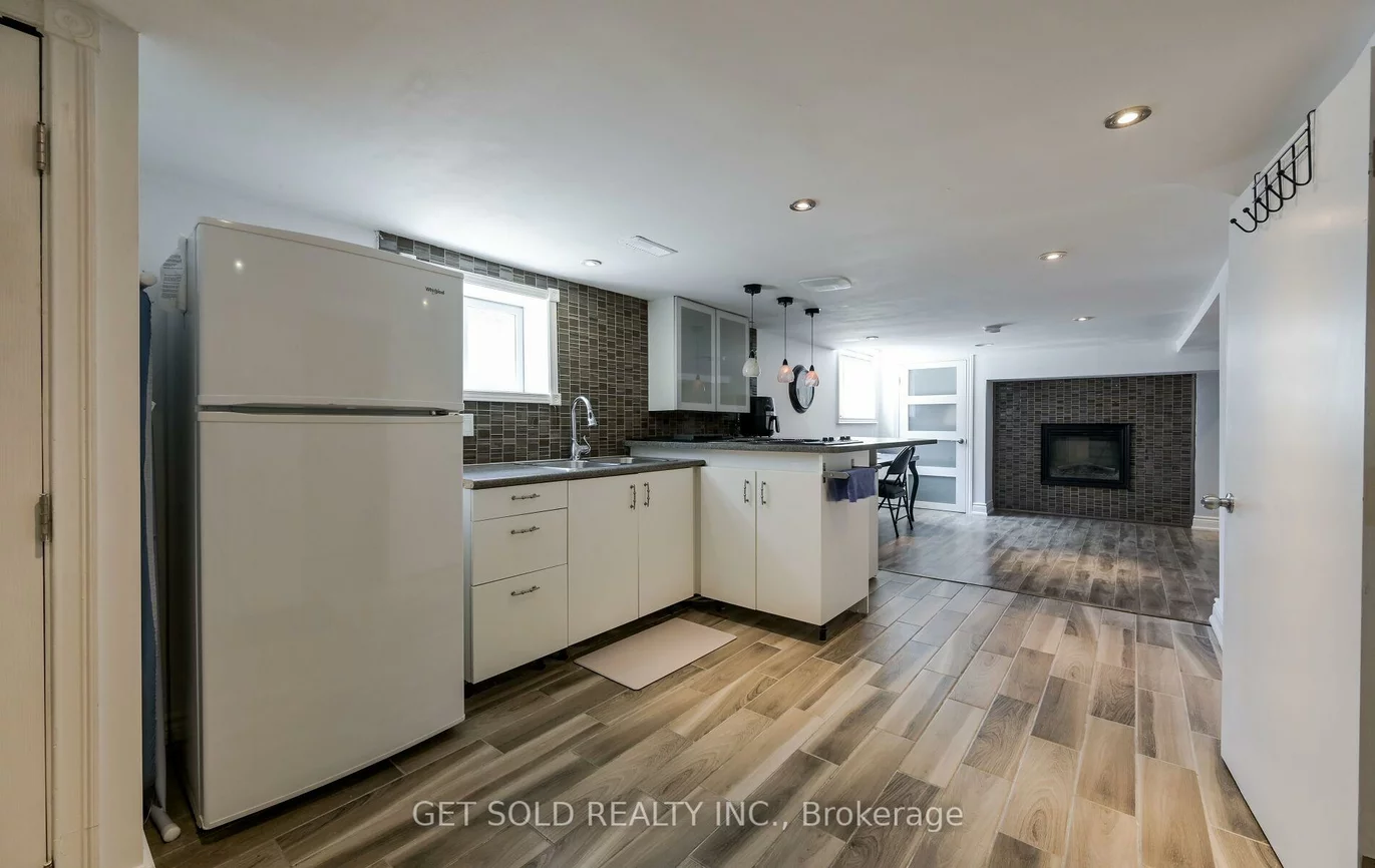 947, Islington, Stonegate-Queensway, Toronto