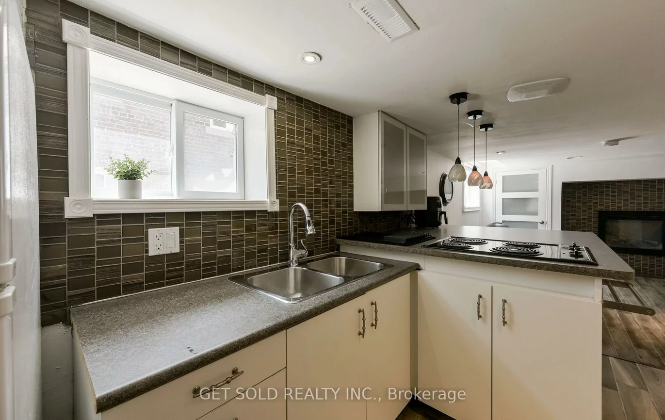 947, Islington, Stonegate-Queensway, Toronto