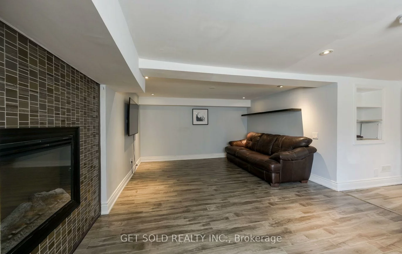 947, Islington, Stonegate-Queensway, Toronto
