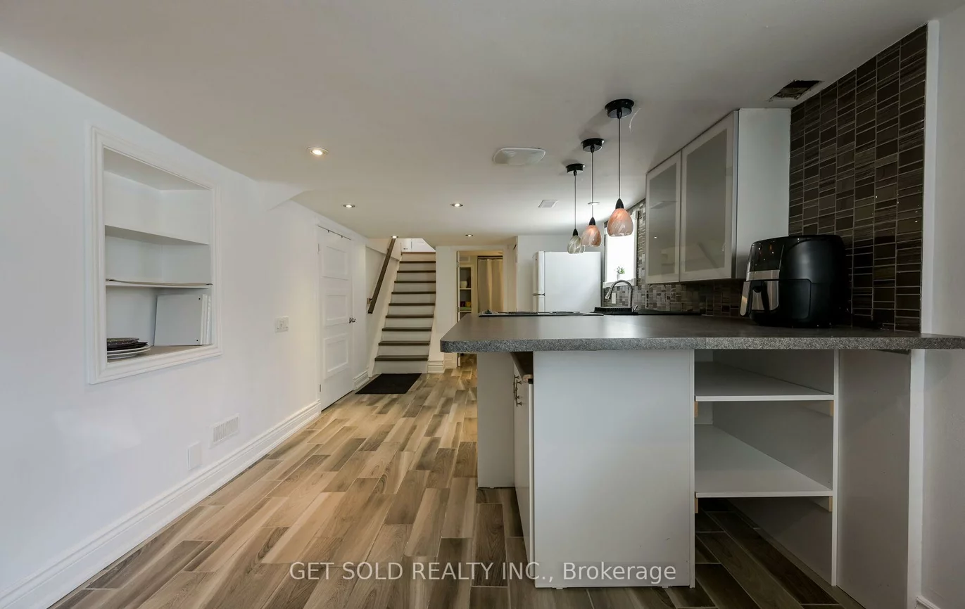 947, Islington, Stonegate-Queensway, Toronto