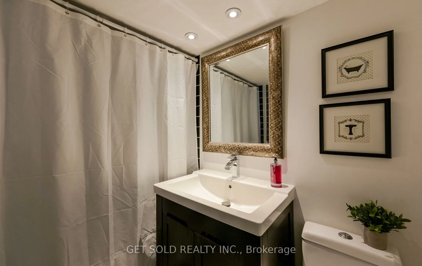 947, Islington, Stonegate-Queensway, Toronto