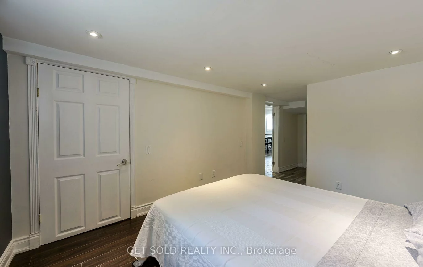 947, Islington, Stonegate-Queensway, Toronto