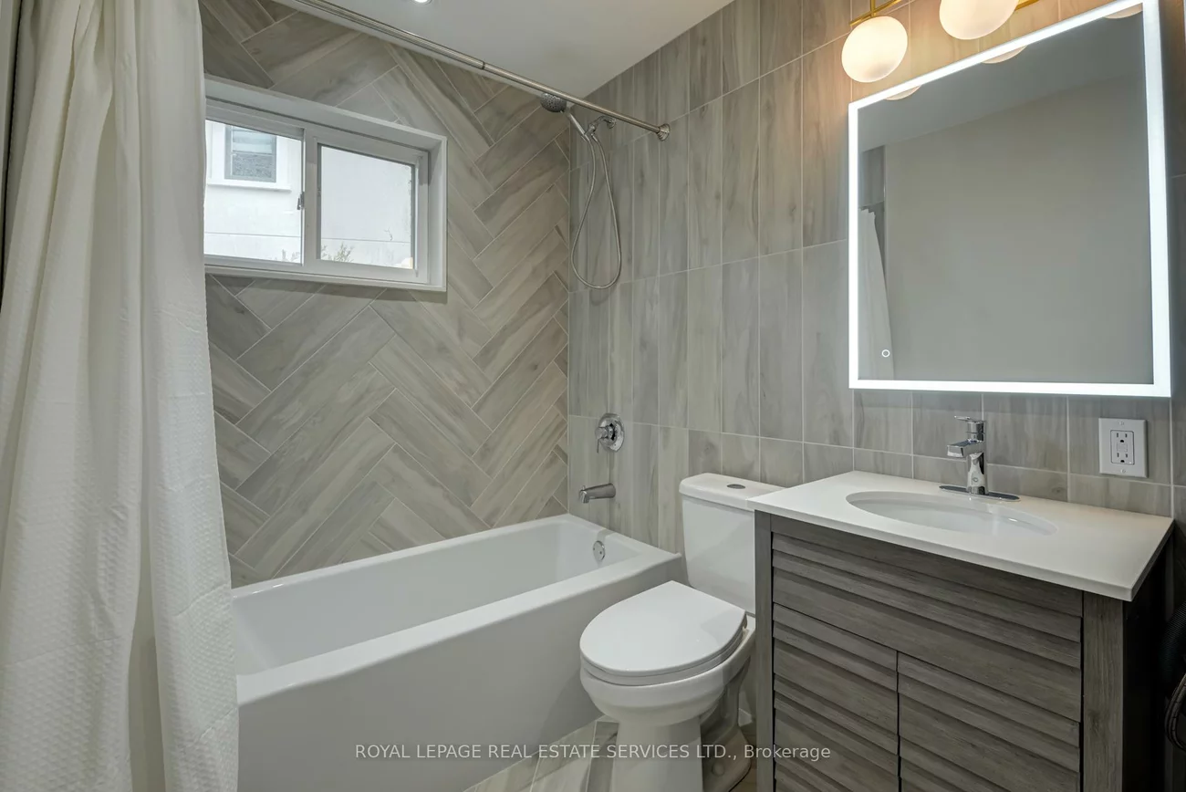 18, Puckeridge, Eringate-Centennial-West Deane, Toronto
