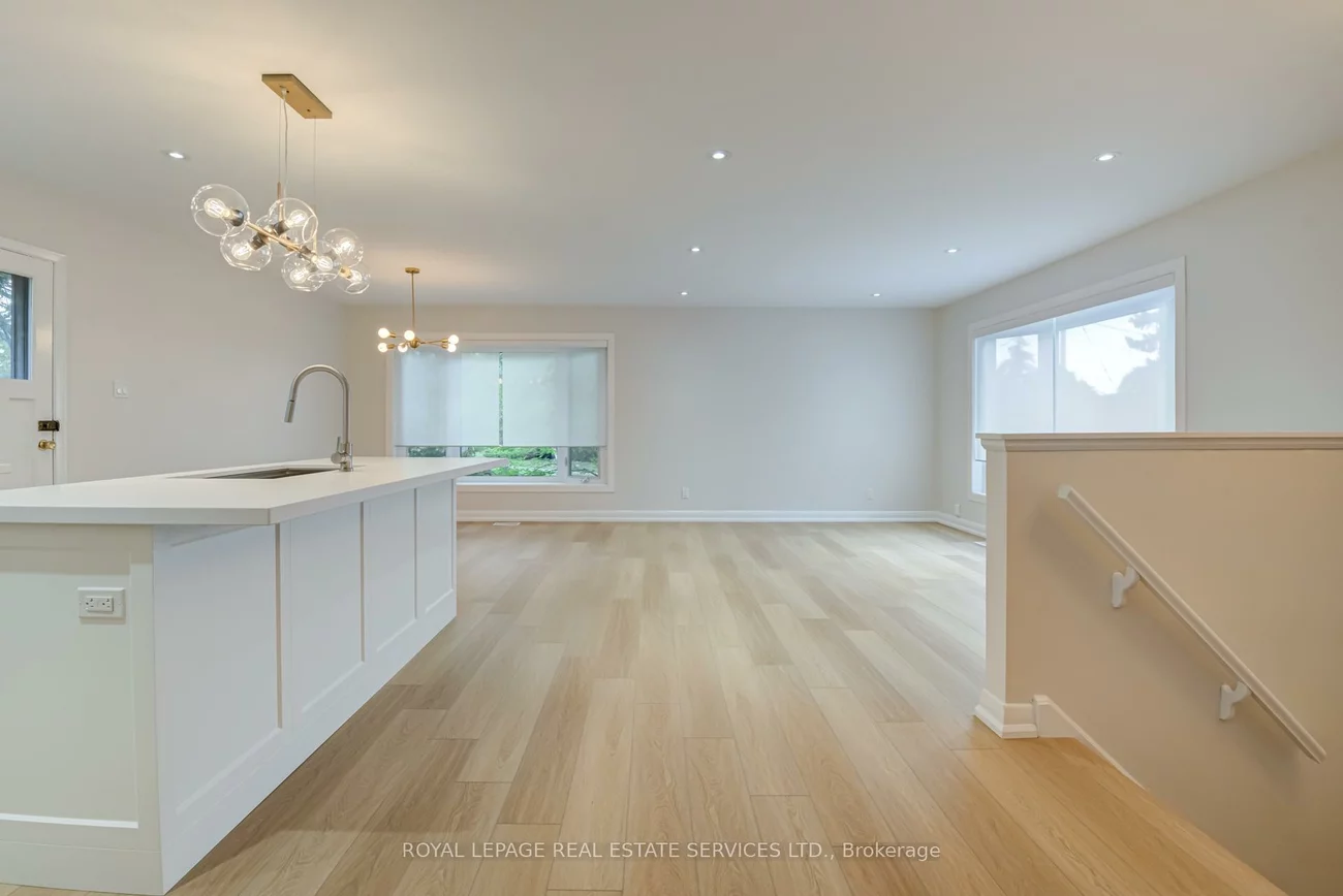 18, Puckeridge, Eringate-Centennial-West Deane, Toronto