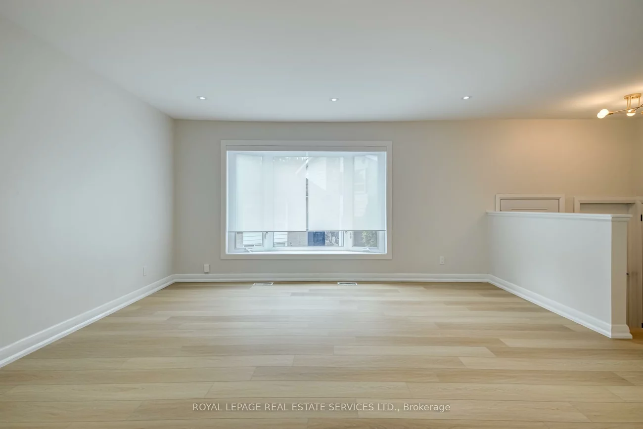 18, Puckeridge, Eringate-Centennial-West Deane, Toronto