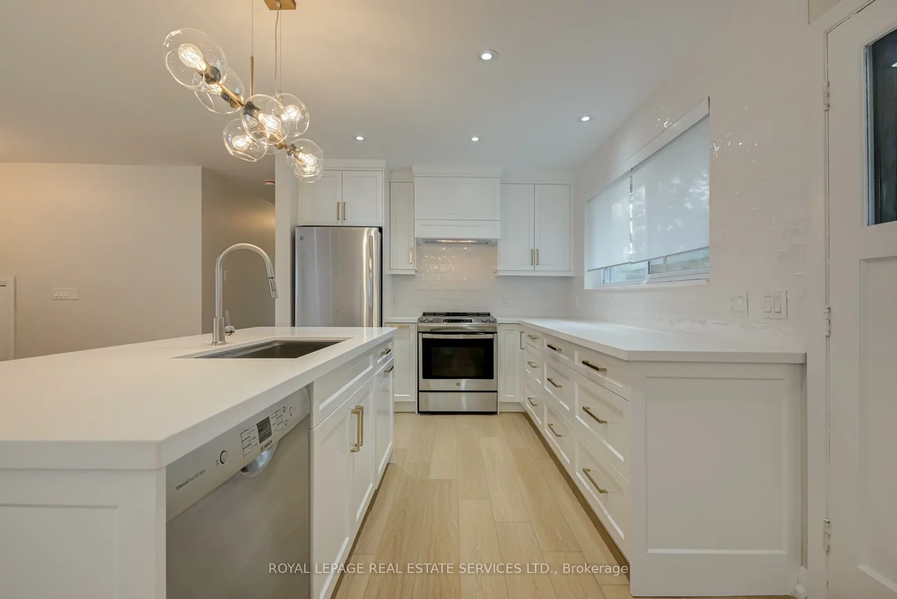 18, Puckeridge, Eringate-Centennial-West Deane, Toronto